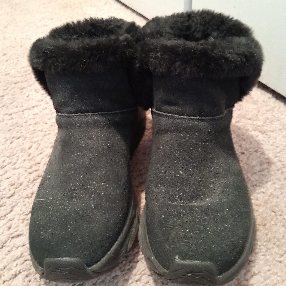 Sketchers Go Walk Furry Boots